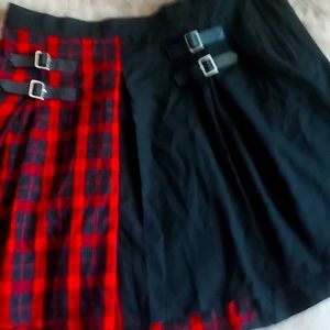GOTH SKIRT BLACK AND RED SIZE XL HOT TOPIC NEW NEVER WORN
